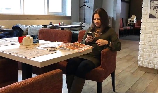 Russian pikaper lit on Blowjob stranger and gave her mouth in toilet of cafe