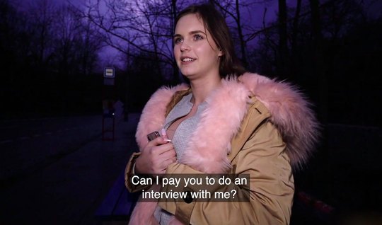 Pikaper filmed his girlfriend for sex on camera in the first person and enjoyed