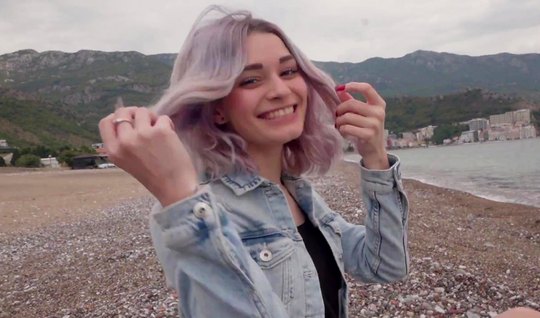 Russian girl succumbed to the persuasion of a pick-up artist and fucks on a video camera