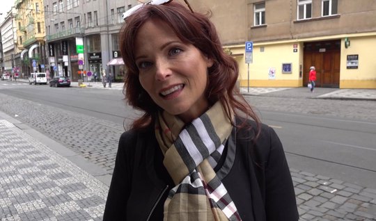 A mature woman got caught in a pickup truck and gave a young guy a tight anal