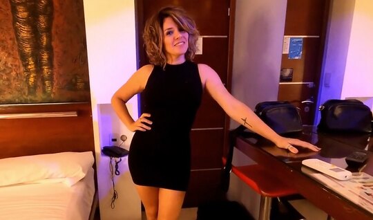 Mom showed a new bra and treated herself to a strong dick