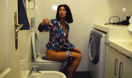 Skinny woman with great tits enjoys premium sex